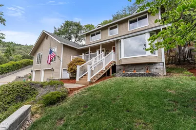 1628 NE Terrace Drive, Grants Pass, OR 97526 - Photo 2