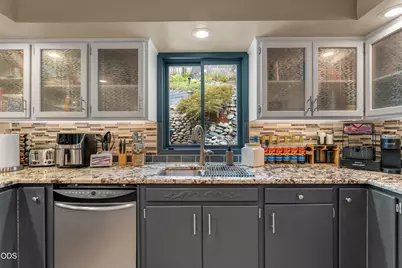 1628 NE Terrace Drive, Grants Pass, OR 97526 - Photo 8