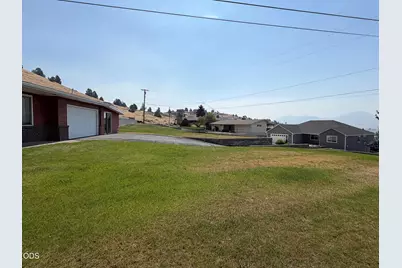 7825 Donegal Avenue, Klamath Falls, OR 97603 - Photo 4