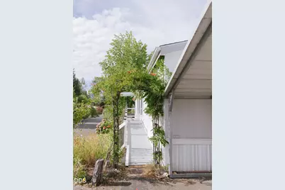 1502 Agape Way, Grants Pass, OR 97527 - Photo 54