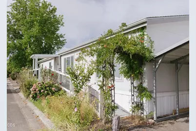 1502 Agape Way, Grants Pass, OR 97527 - Photo 2