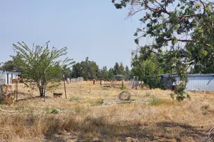 65665 SW 61st St, Bend, OR 97703 - Photo 8