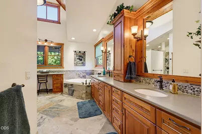 5311 Averill Drive, Grants Pass, OR 97526 - Photo 46