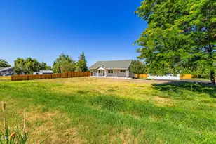 1948 Madison St, Klamath Falls, OR 97603 - Photo 32