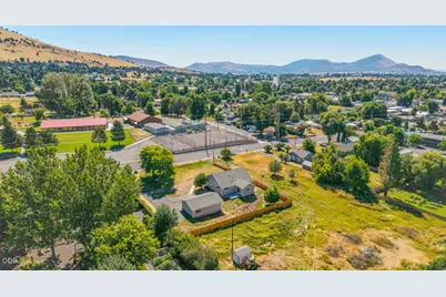 1948 Madison Street, Klamath Falls, OR 97603 - Photo 48