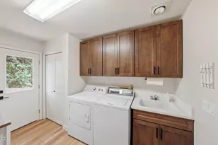 1287 NW City Heights Dr, Bend, OR 97703 - Photo 10