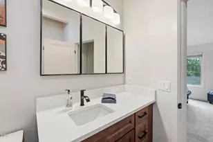 1287 NW City Heights Dr, Bend, OR 97703 - Photo 14