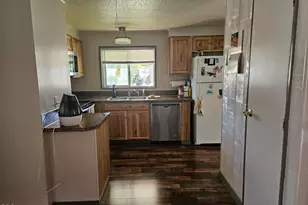 2385 Table Rock Rd, Medford, OR 97501 - Photo 10
