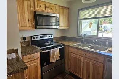 2385 Table Rock Road #SPC 102, Medford, OR 97501 - Photo 10