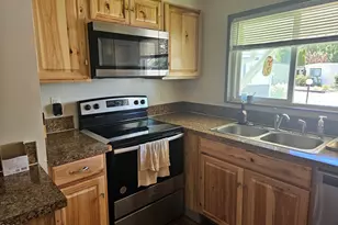 2385 Table Rock Rd, Medford, OR 97501 - Photo 10