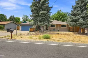 2372 Happy Valley Dr, Medford, OR 97501 - Photo 1