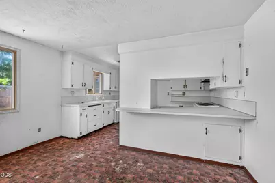 1734 Alcan Drive, Medford, OR 97504 - Photo 8