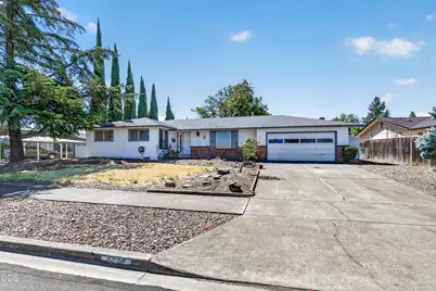 1734 Alcan Drive, Medford, OR 97504 - Photo 2