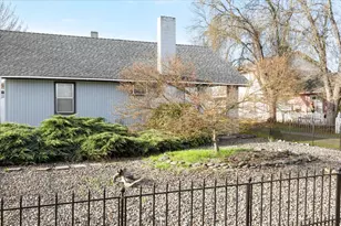 1711 Prune St, Medford, OR 97501 - Photo 2