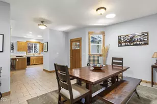944 E Creek View Dr, Sisters, OR 97759 - Photo 12