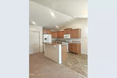 3176 SW Evergreen Avenue, Redmond, OR 97756 - Photo 6