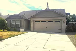 3176 SW Evergreen Ave, Redmond, OR 97756 - Photo 1