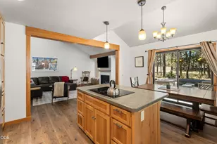 57545 Lark Ln, Sunriver, OR 97707 - Photo 12