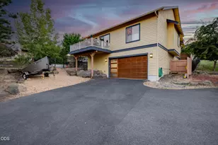 2258 SW 36th St, Redmond, OR 97756 - Photo 2
