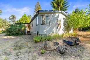 728 N Old Stage Rd, Cave Junction, OR 97523 - Photo 24