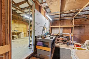 728 N Old Stage Rd, Cave Junction, OR 97523 - Photo 32