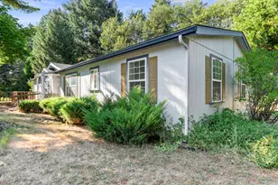 728 N Old Stage Rd, Cave Junction, OR 97523 - Photo 2