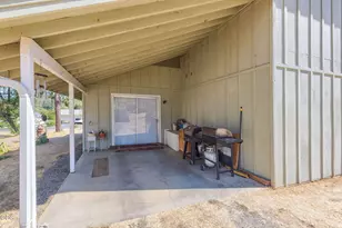2829 Hamilton Ln, Grants Pass, OR 97527 - Photo 14