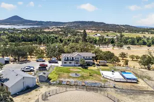 1350 Dry Creek Rd, Eagle Point, OR 97524 - Photo 2