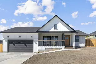 3371 Bryson Way, Medford, OR 97504 - Photo 1