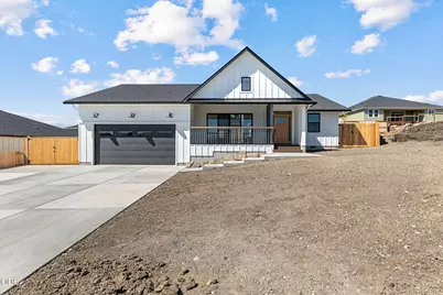 3371 Bryson Way, Medford, OR 97504 - Photo 1