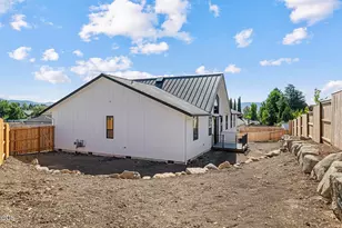 3371 Bryson Way, Medford, OR 97504 - Photo 32