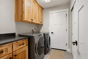 1950 NW Nickernut Ct, Redmond, OR 97756 - Photo 18