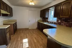 5463 Eastwood Dr, Klamath Falls, OR 97603 - Photo 2