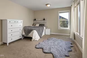 61202 Dayspring Dr, Bend, OR 97702 - Photo 18