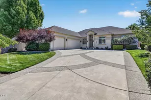 9 Aspen Ct, Eagle Point, OR 97524 - Photo 4