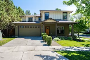 20308 Aberdeen Dr, Bend, OR 97702 - Photo 2