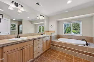20308 Aberdeen Dr, Bend, OR 97702 - Photo 24