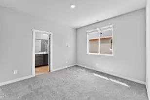 2717 NW 26th Loop N, Redmond, OR 97756 - Photo 12