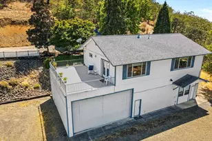 3375 Dodge Rd, White City, OR 97503 - Photo 2