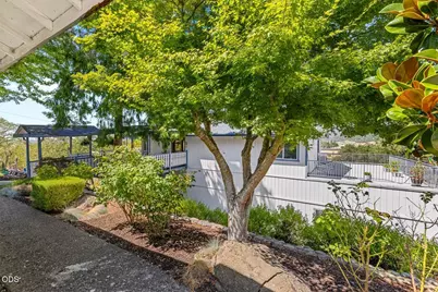 3375 Dodge Road, White City, OR 97503 - Photo 6