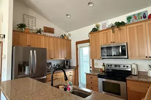 749 NW 8th St, Redmond, OR 97756 - Photo 14