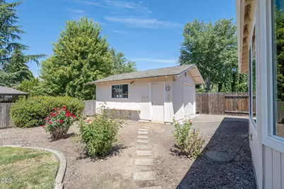 570 Maaike Drive, Medford, OR 97504 - Photo 20