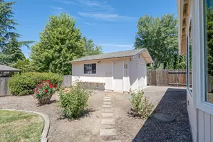 570 Maaike Dr, Medford, OR 97504 - Photo 20