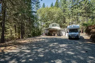 1160 Crow Rd, Merlin, OR 97532 - Photo 4