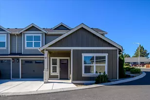 2755 SW Greens Blvd, Redmond, OR 97756 - Photo 38