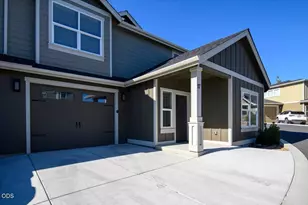 2755 SW Greens Blvd, Redmond, OR 97756 - Photo 2