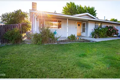10336 Wright Avenue, Klamath Falls, OR 97603 - Photo 2