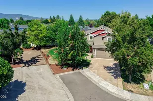 1073 Cathedral Way, Central Point, OR 97502 - Photo 42