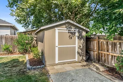 1073 Cathedral Way, Central Point, OR 97502 - Photo 40