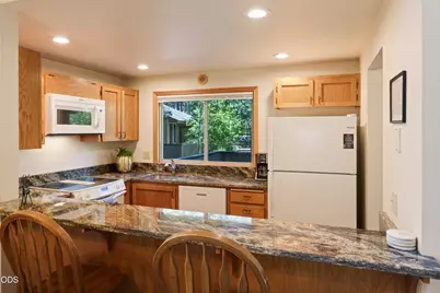 57369 Lake Aspen Court, Sunriver, OR 97707 - Photo 8